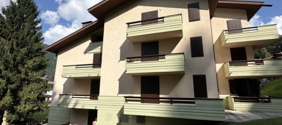 Apartamento de 3 dormitorios en Pinzolo, Italy No. 348294 2