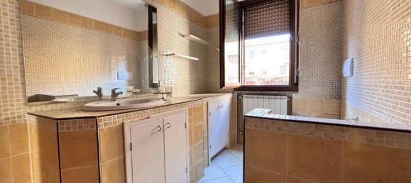 4 rooms Apartment in Arezzo, Italy No. 222130 17