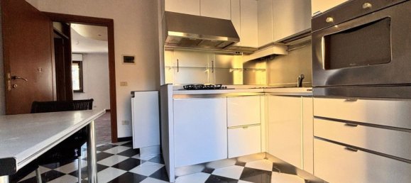 4 rooms Apartment in Arezzo, Italy No. 222130 15