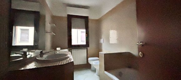 4 rooms Apartment in Arezzo, Italy No. 222130 8