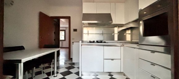 4 rooms Apartment in Arezzo, Italy No. 222130 4