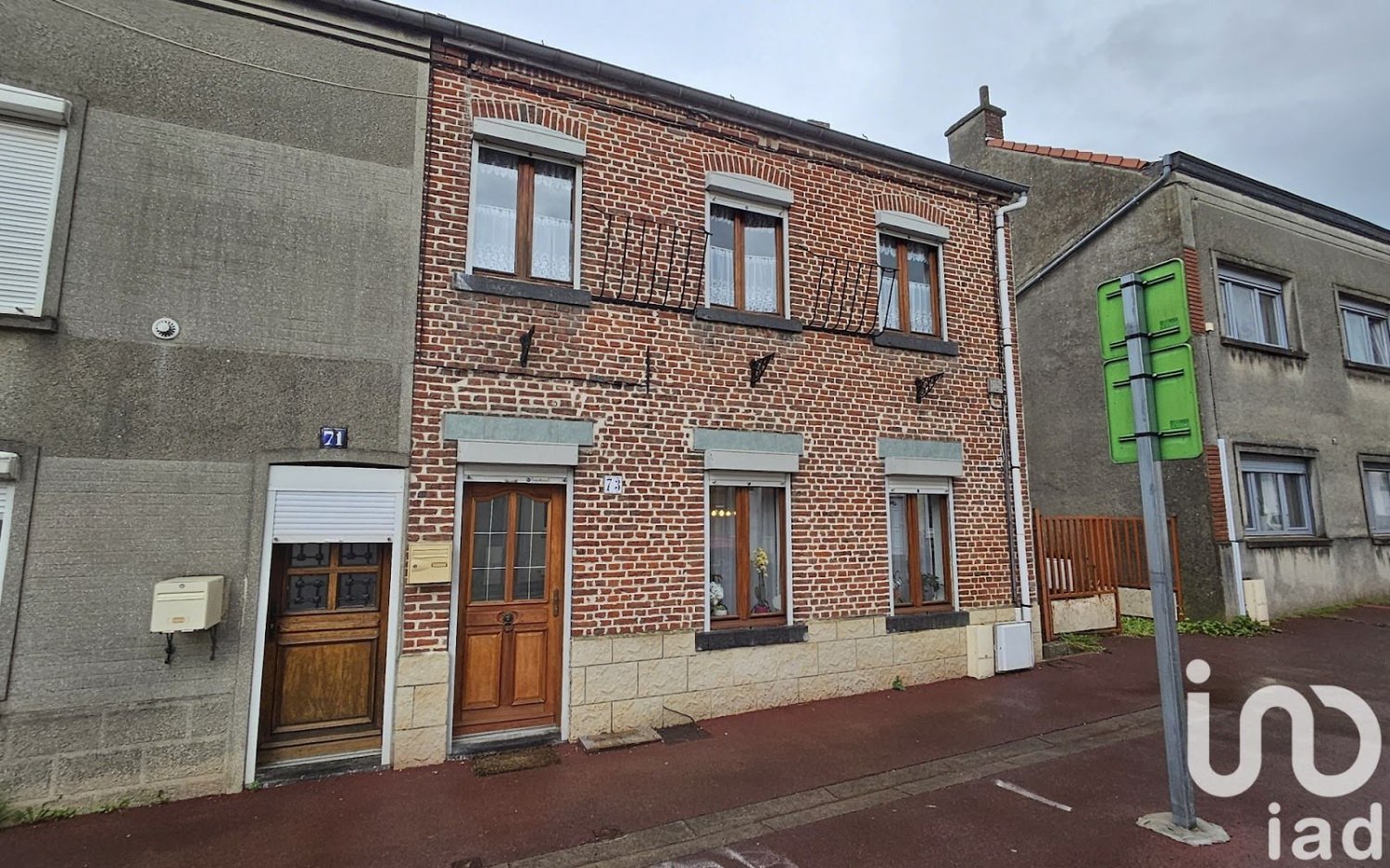 Casa de 3 dormitorios en Hautmont, France No. 255009