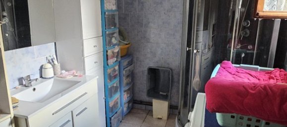 Casa de 3 dormitorios en Hautmont, France No. 255009 4