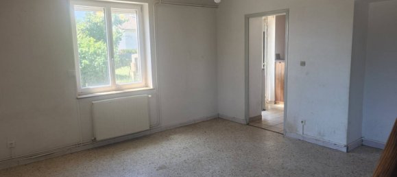 3 bedrooms House in Loire, France No. 322465 3