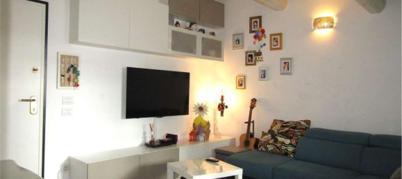 2 rooms Apartment in Pistoia, Italy No. 262278 2