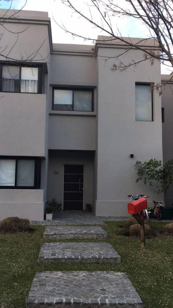 3 bedrooms House in Tigre, Argentina No. 66271