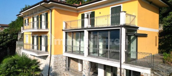 3 bedrooms Penthouse in Ghiffa, Italy No. 175626 2