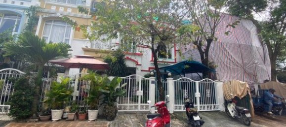 126m² House in District 7, Vietnam No. 7250 4