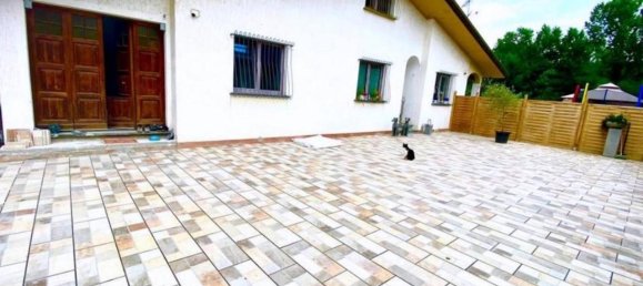 6 rooms Villa in Viareggio, Italy No. 89962 5