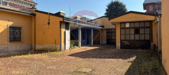 5 rooms Commercial property in Busto Arsizio, Italy No. 378648 5