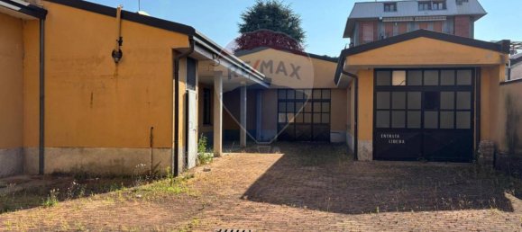 5 rooms Commercial property in Busto Arsizio, Italy No. 378648 11