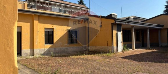 5 rooms Commercial property in Busto Arsizio, Italy No. 378648 7
