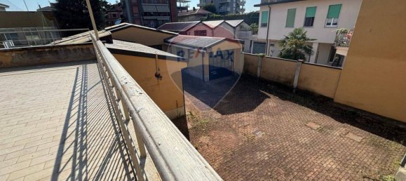 5 rooms Commercial property in Busto Arsizio, Italy No. 378648 33