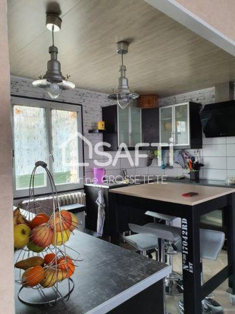 3 bedrooms House in Montbard, France No. 3417