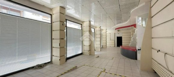 245m² Commercial property in Ivrea, Italy No. 380160 6