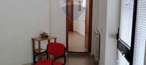 5-salle Bureau à Fabriano, Italy No. 311670 2