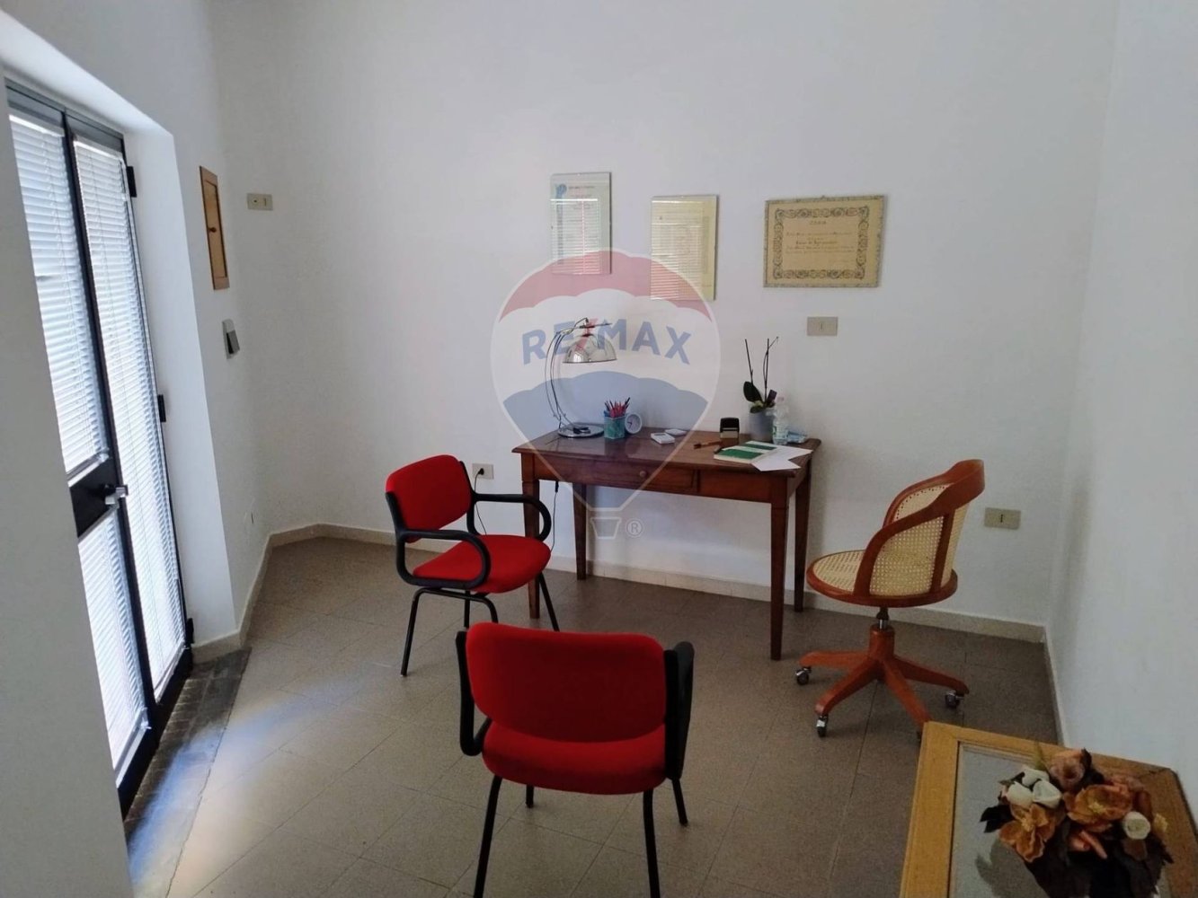 5-salle Bureau à Fabriano, Italy No. 311670