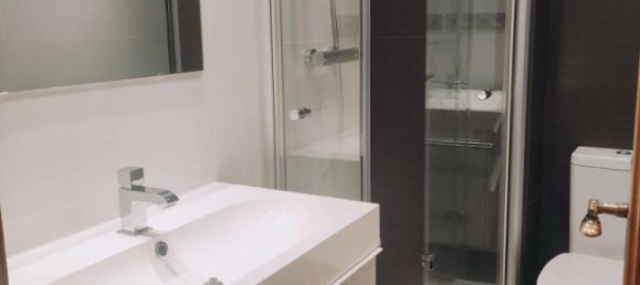 Apartamento de 3 dormitorios en Gijón, Spain No. 177480 8