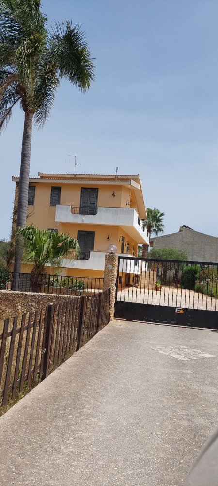 7 rooms Villa in Marsala, Italy No. 256096