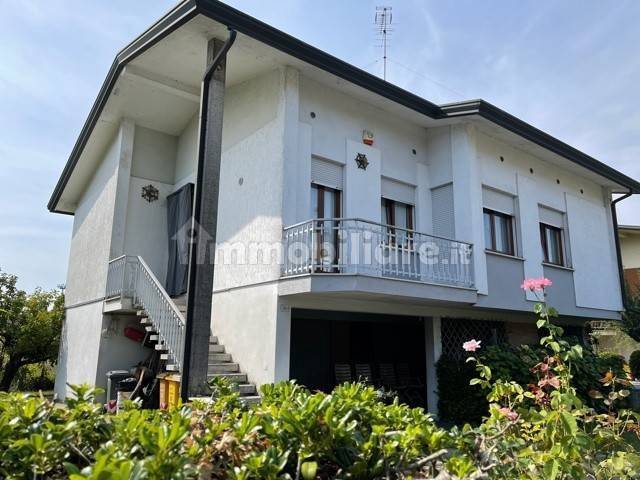 3 bedrooms Villa in Treviso, Italy No. 270566