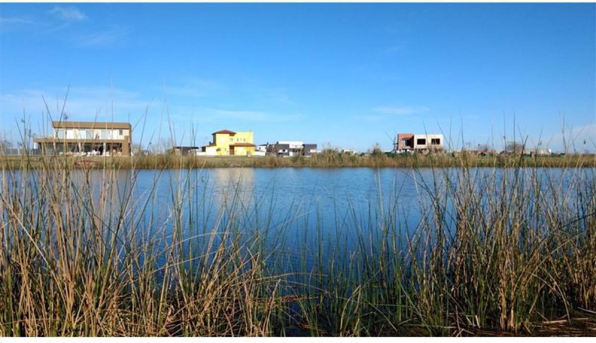  Land in Escobar, Argentina No. 42309