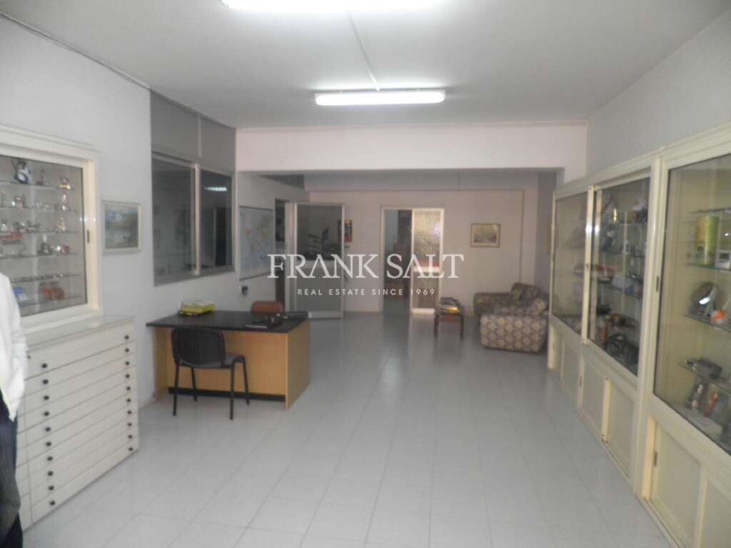 Oficina en Swieqi, Malta 150 m² No. 12869