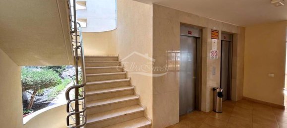 Apartamento de 2 dormitorios en Adeje, Spain No. 35859 23