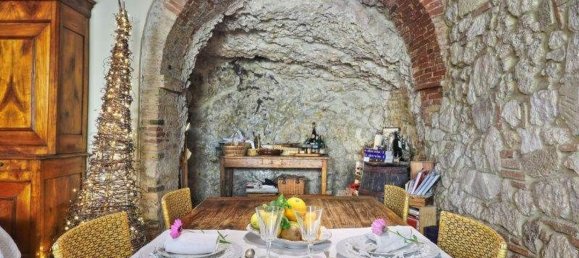 6 rooms House in Rosignano Marittimo, Italy No. 221462 8