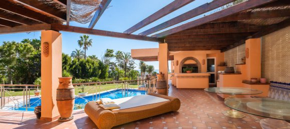 8 bedrooms Villa in Estepona, Spain No. 24226 20