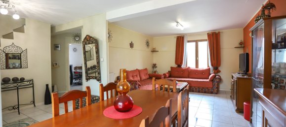 6 bedrooms House in Orgerus, France No. 169445 2