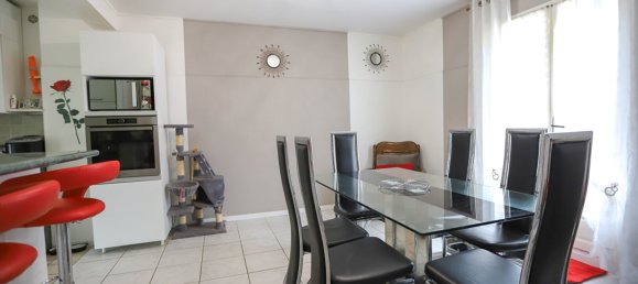 6 bedrooms House in Orgerus, France No. 169445 5