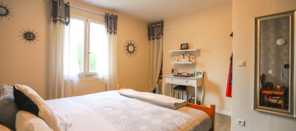 6 bedrooms House in Orgerus, France No. 169445 8