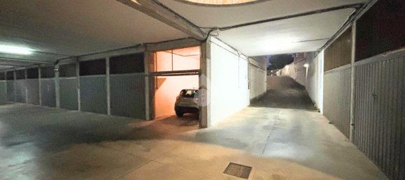 Квартира с 4 комнатами в Лечче, Италия № 143166 11