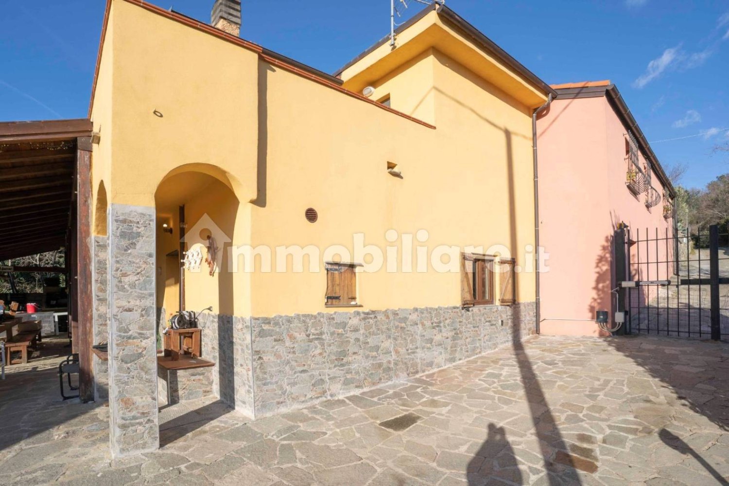 3 bedrooms Villa in Albisola Superiore, Italy No. 106005