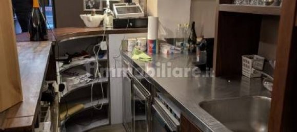 2 rooms Commercial property in Genoa, Italy No. 282968 9