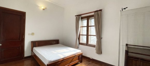 5 bedrooms Villa in Tay Ho, Vietnam No. 414 12