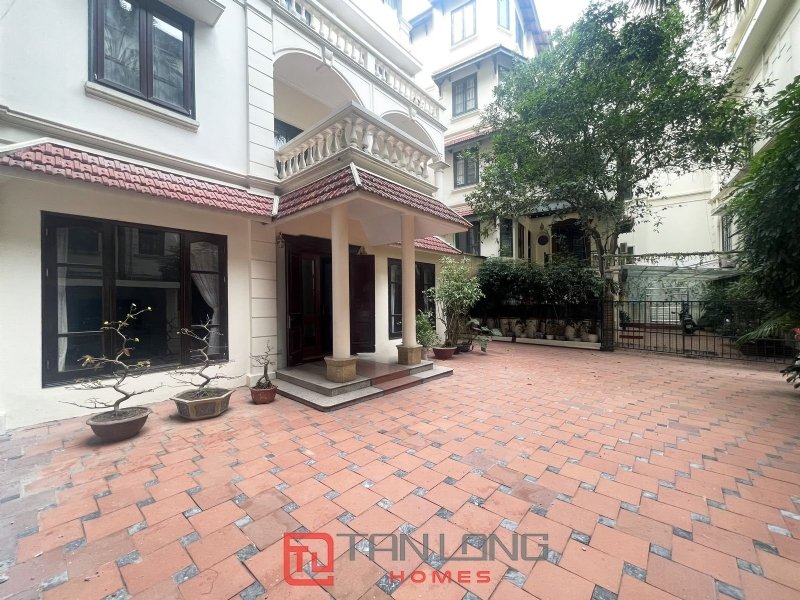 5 bedrooms Villa in Tay Ho, Vietnam No. 414