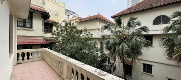 5 bedrooms Villa in Tay Ho, Vietnam No. 414 10