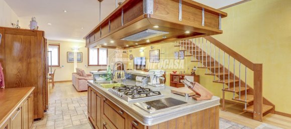 4 rooms Villa in Borgo Ticino, Italy No. 37770 4