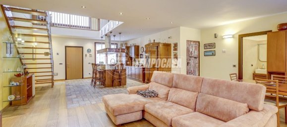 4 rooms Villa in Borgo Ticino, Italy No. 37770 2