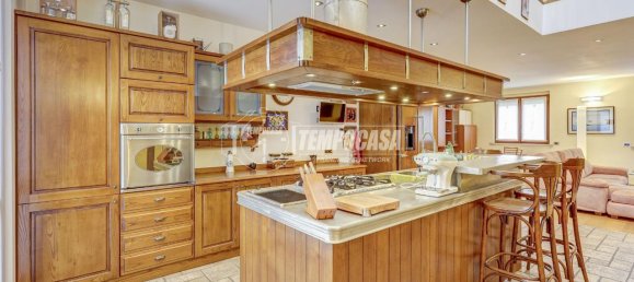 4 rooms Villa in Borgo Ticino, Italy No. 37770 5