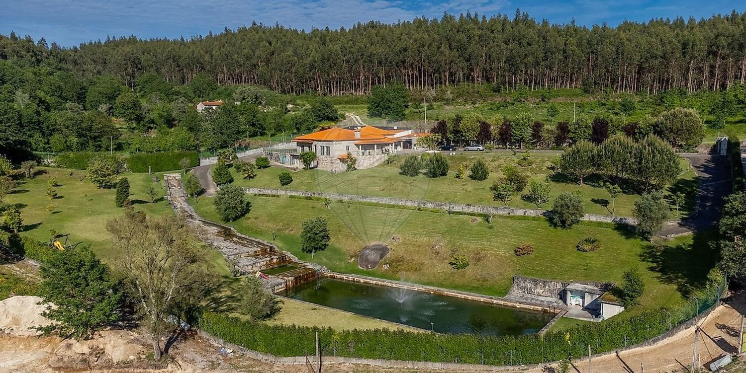 4 غرف نوم منزل في Guimaraes, Portugal رقم 167022