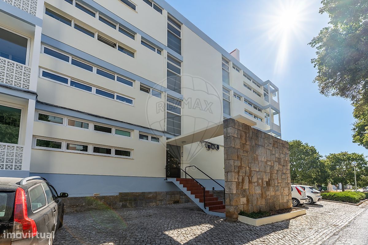 3 bedrooms Apartment in Cascais, Portugal No. 306501