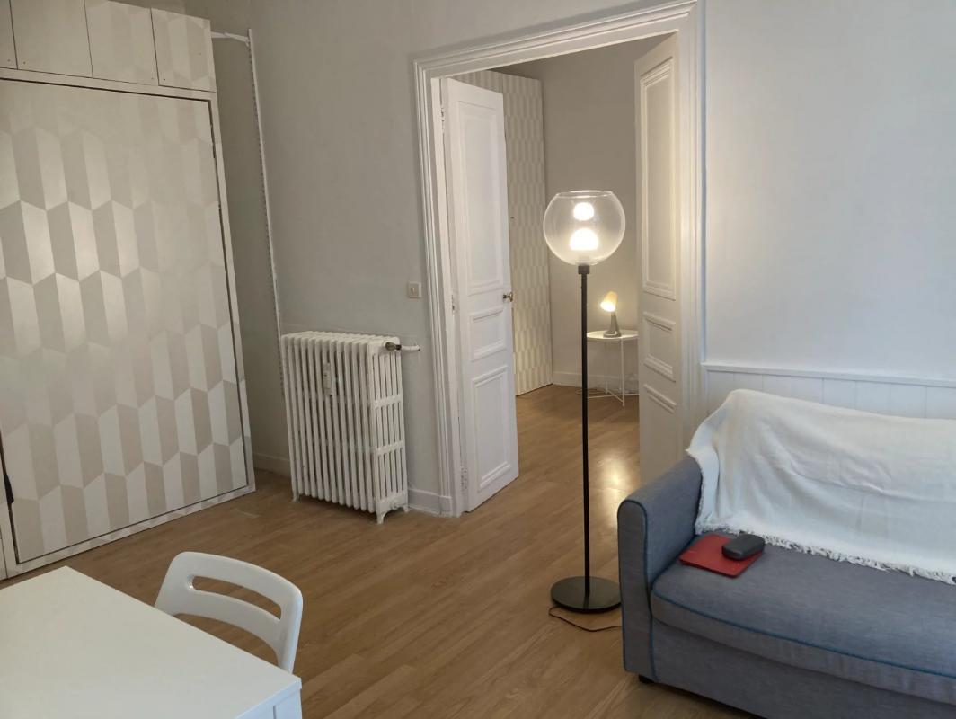 1 bedroom Apartment in Paris, France No. 318257