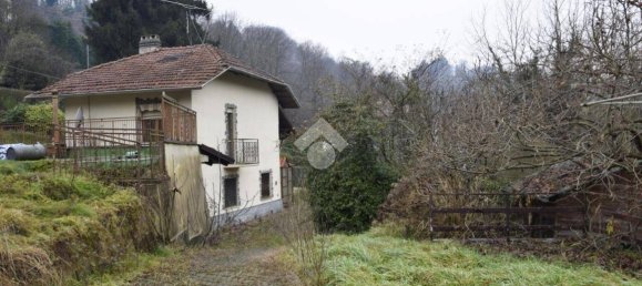 3 Schlafzimmer Villa in Turin, Italy, Nr. 15723 4