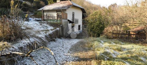 3 Schlafzimmer Villa in Turin, Italy, Nr. 15723 11