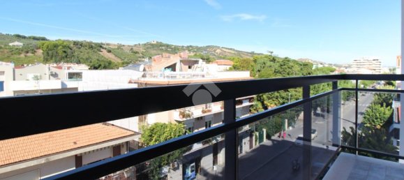 2 Schlafzimmer Wohnung in Roseto degli Abruzzi, Italy, Nr. 371375 5