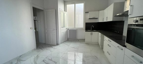 3 bedrooms Apartment in Reims, France No. 265259 3