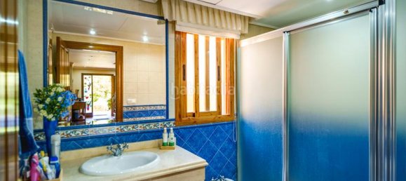 10 bedrooms House in La Quinta, Spain No. 37652 37