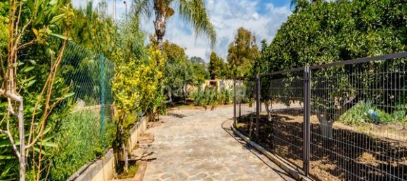 10 bedrooms House in La Quinta, Spain No. 37652 28